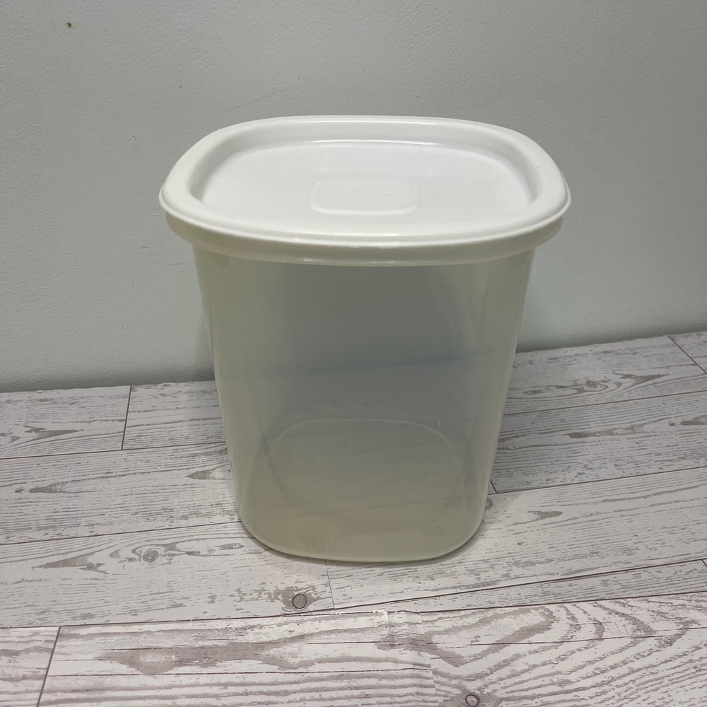 Rubbermaid Servin Saver 3 QT 2.8L Square Food Storage Container White Lid 6 0047